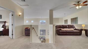 House, Multiple Beds, Patio, Garden View (Bustos Maricopa) | Living area