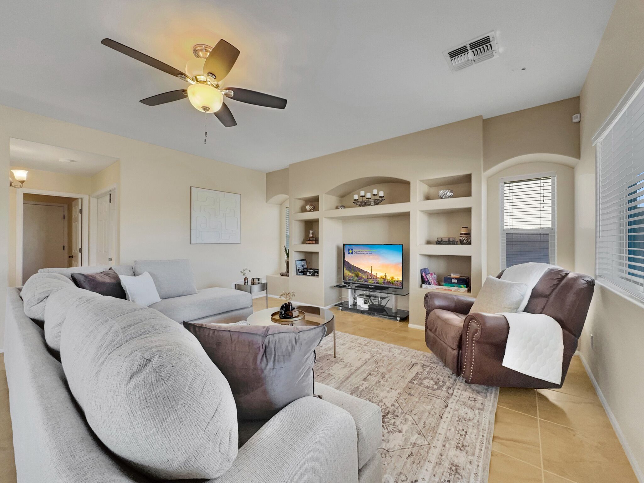 House, Multiple Beds, Patio, Garden View (Bustos Maricopa) | Living area