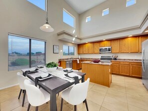 Nhà, nhiều giường, sân hiên, quang cảnh vườn (Bustos Maricopa) | Bếp riêng