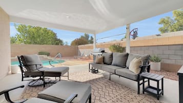 Casa, várias camas, acesso à piscina, vista para a piscina (153rd Surprise) | Terraço/pátio