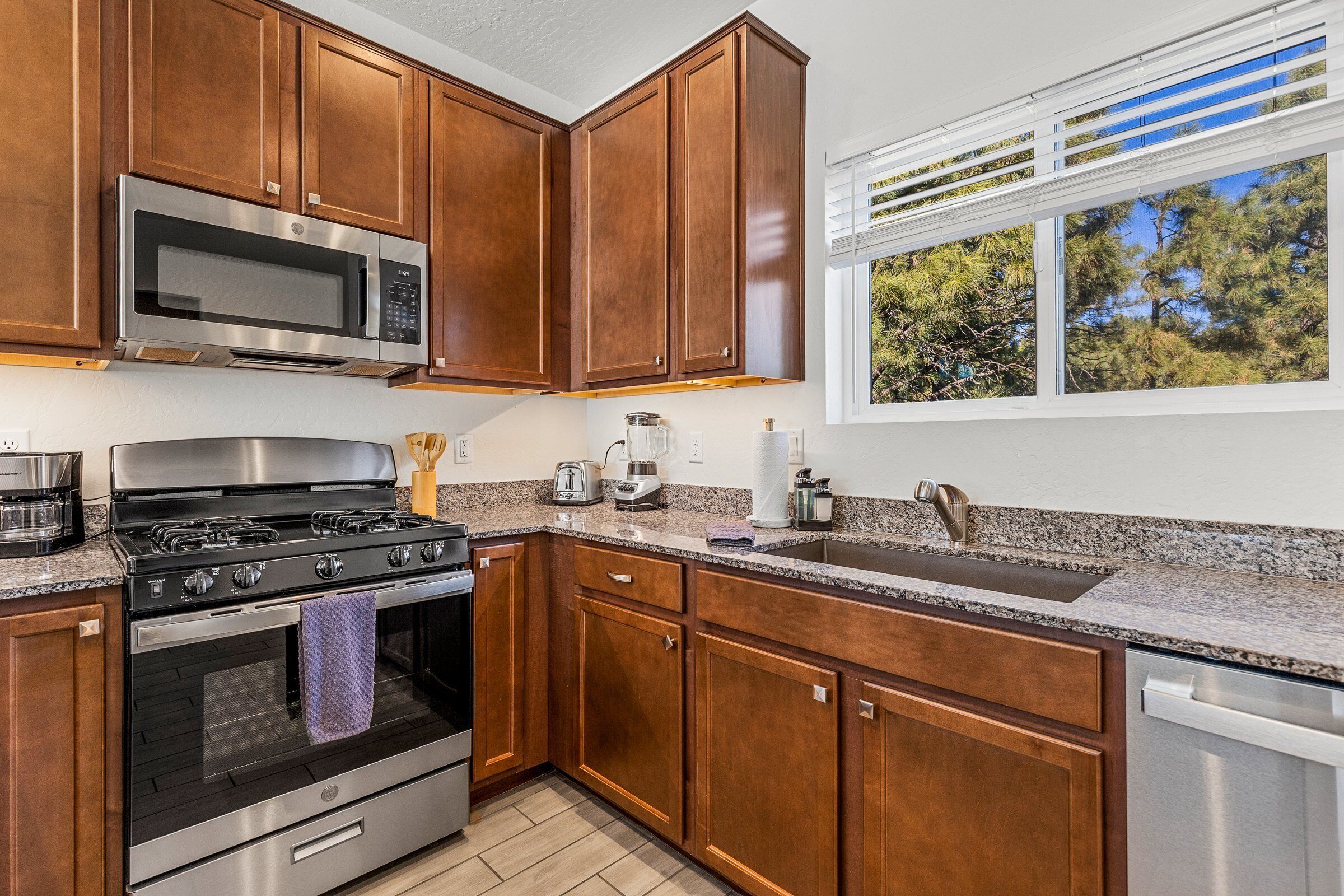 Maison, plusieurs lits, bain à remous, vue montagne (Retreat Flagstaff) | Cuisine privée