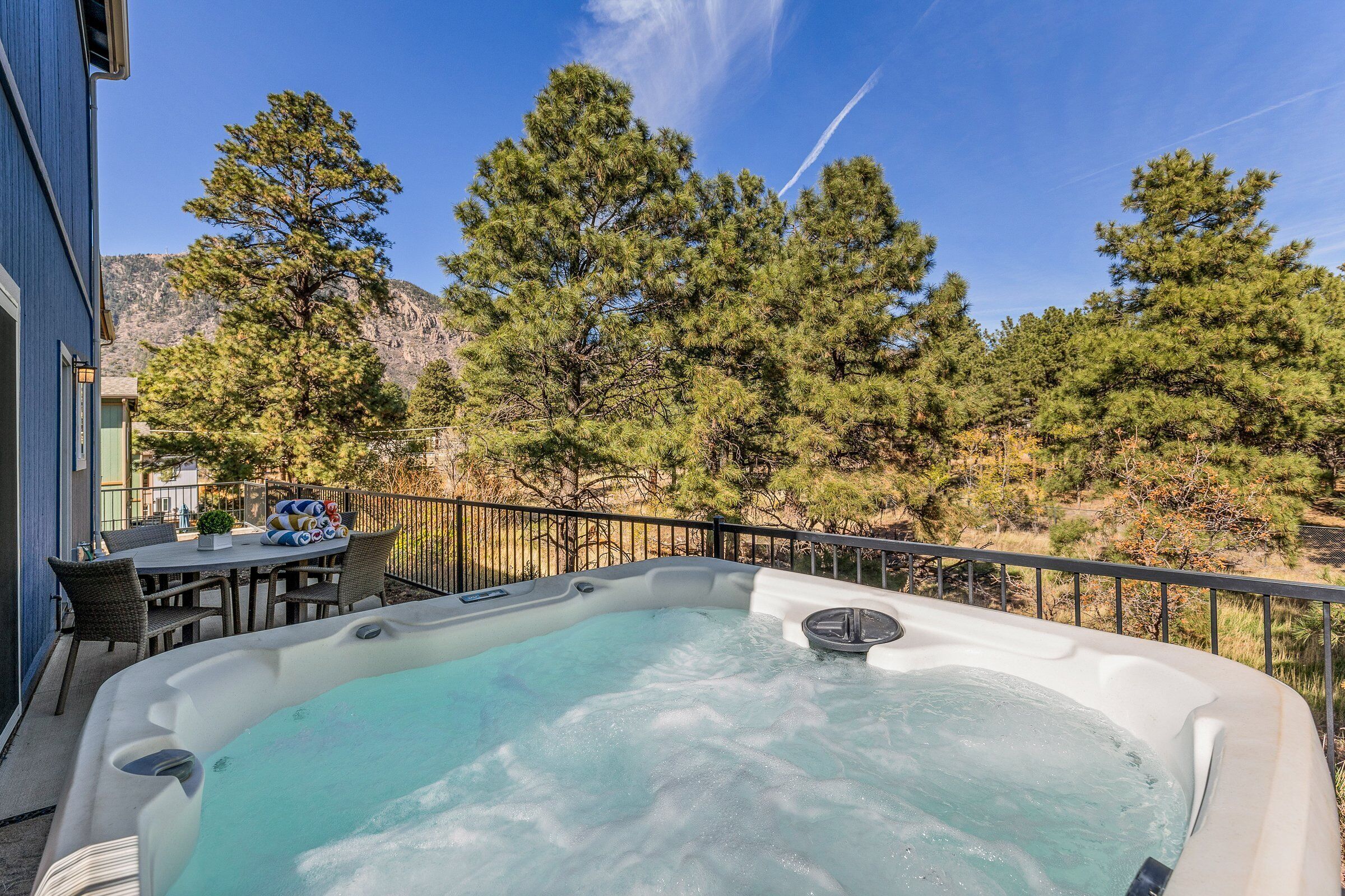 House, Multiple Beds, Hot Tub, Mountain View (Retreat Flagstaff) | Outdoor dining