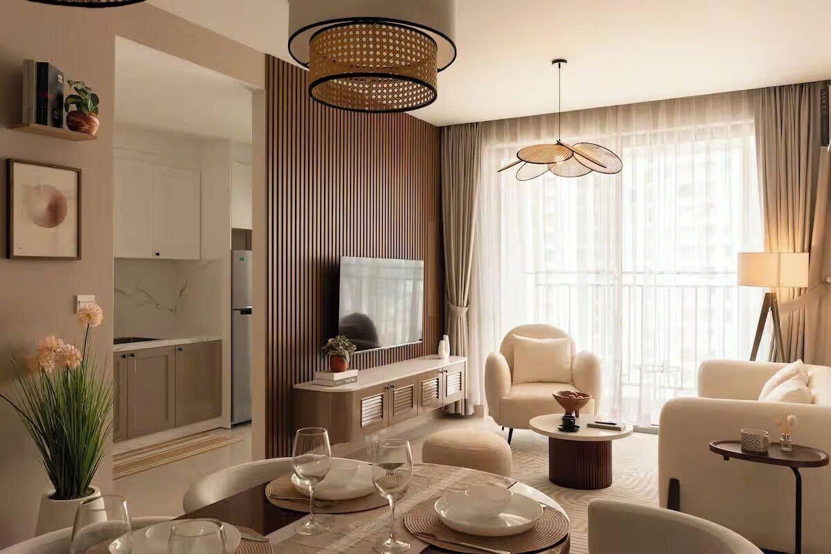 Escritorio, espacio para trabajar con laptop y wifi gratis