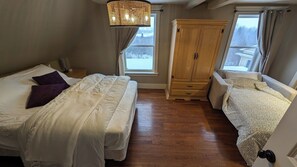 2 chambres, fer et planche à repasser, Wi-Fi, draps fournis