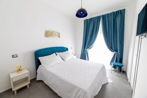 WiFi, bed sheets