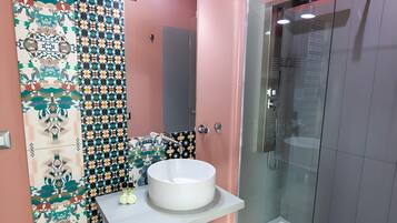 Doccia, asciugacapelli, asciugamani