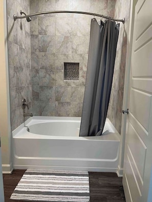 Towels, soap, toilet paper - Cozy 1-bedroom apartment in gorgeous Atlanta with AC (Atlanta)