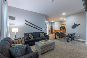 Smart TV, fireplace - Our newest property for 2025! Snowshoe Village Ski-in - Ski-out Condo w/ Hot Tub (Snowshoe)