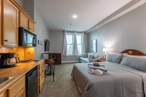 Iron/ironing board, free WiFi, bed sheets - Our newest property for 2025! Snowshoe Village Ski-in - Ski-out Condo w/ Hot Tub (Snowshoe)