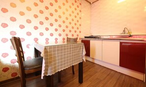 豪華雙人房, 陽台, 海景 | 書桌、筆電工作空間、遮光布/窗簾、隔音