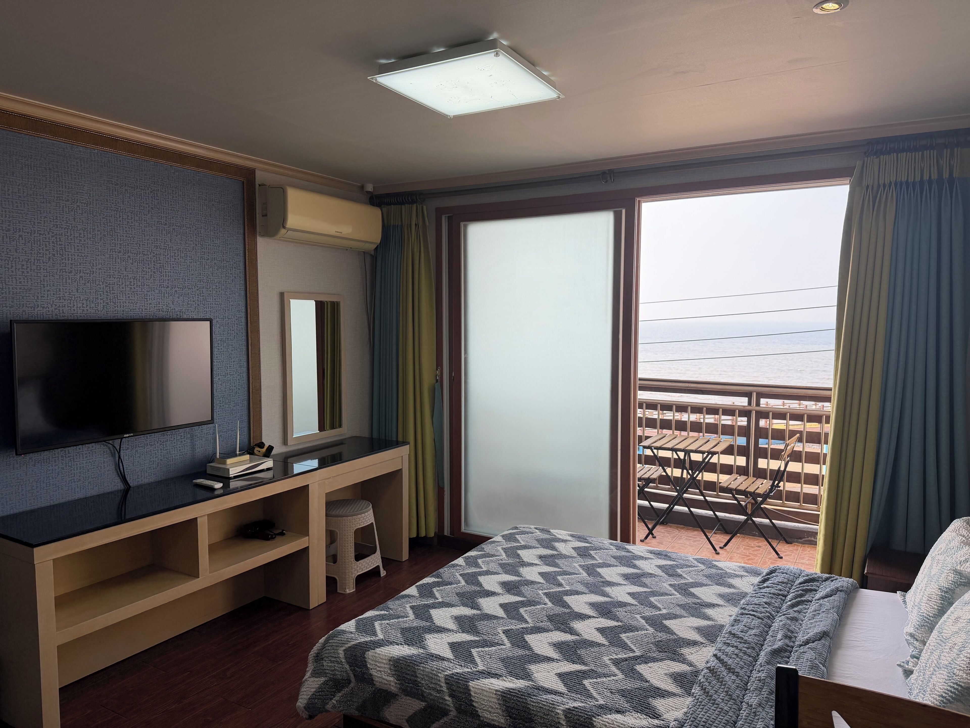 Deluxe Double Room, Balcony, Ocean View | Desk, laptop workspace, blackout curtains, soundproofing