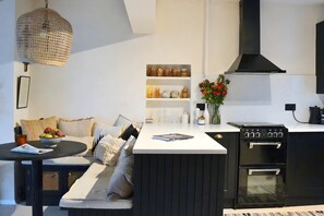 Kühlschrank, Ofen, Herdplatte, Geschirrspüler