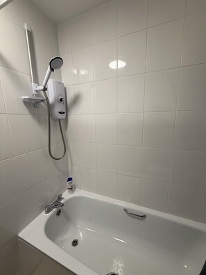 Hair dryer, bidet, towels, soap - Amazing Studio Flat Located in Central London Sloane Square (London)