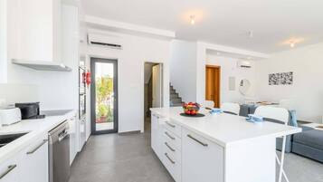 Fridge, microwave, oven, dishwasher