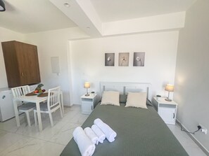 Iron/ironing board, free WiFi, bed sheets - Musan Boutique Studio (Ayia Napa)