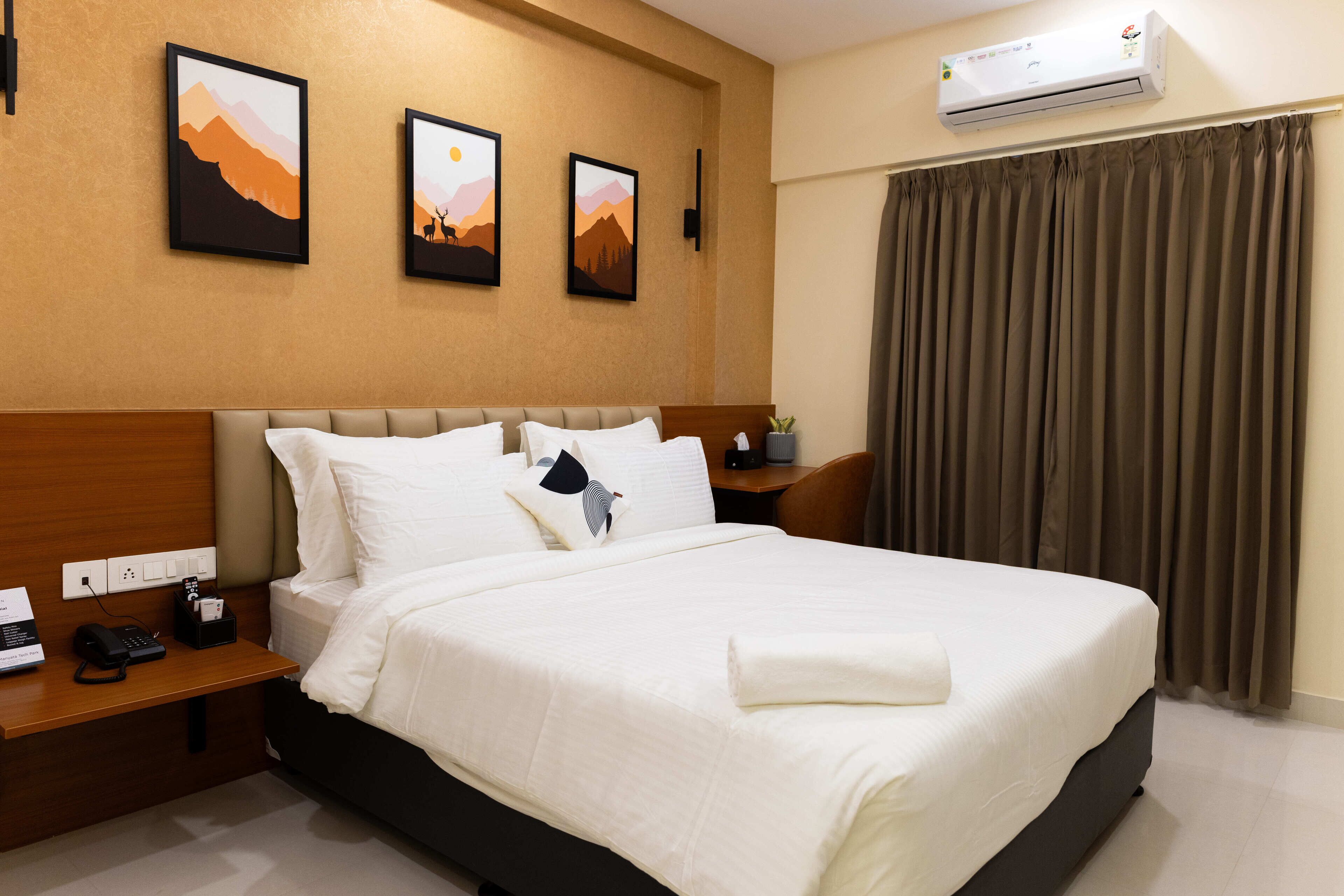 Superior Double Room | In-room safe, desk, laptop workspace, soundproofing