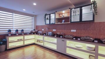 Komplett frokost hver dag (INR 500 per person)