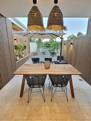 Outdoor dining