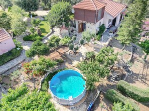 Pool - Rustic Retreat - Private Pool in Nature's Embrace (Moni)