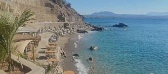 Rustic Retreat - Private Pool in Nature's Embrace