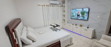 1 室のベッドルーム、アイロン / アイロン台、WiFi、ベッドシーツ