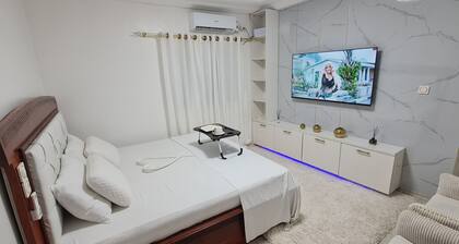 LE ROYAL APARTMENT: A LUXURY FURNISHED STUDIO WITH SEA VIEW