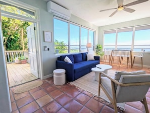 Smart TV - Incredible Views! Solar Power- 5 min drive to beach! (St Thomas)