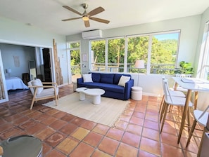 Smart TV - Incredible Views! Solar Power- 5 min drive to beach! (St Thomas)