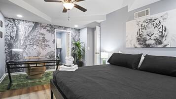 Iron/ironing board, WiFi, bed sheets