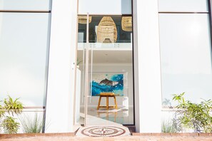 تفاصيل الفندق من الخارج