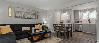 Newly Renovated 3BR in Kingston’s Desirable West End | The Yellow Door Retreat