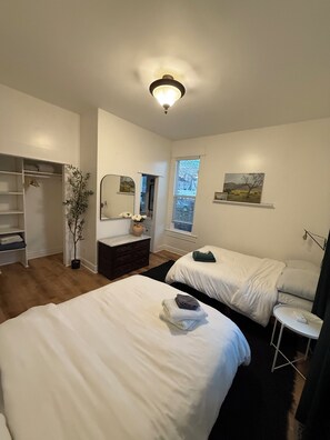 مكواة/لوح كي وواي فاي وملاءات أسرّة