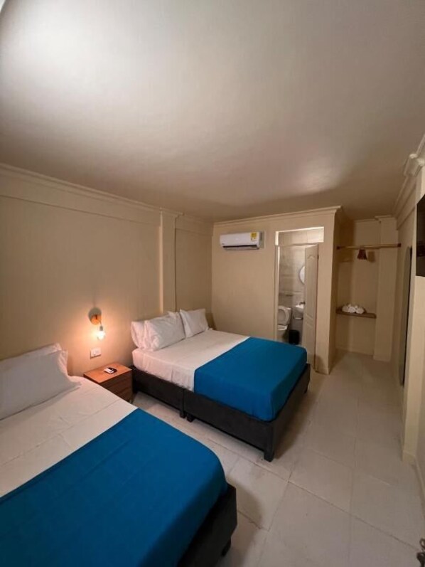 Economy Triple Room | Free WiFi - Alma Del Mar (CARTAGENA DE INDIAS)