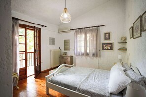 4 Schlafzimmer, Schreibtisch, Bügeleisen/Bügelbrett, WLAN