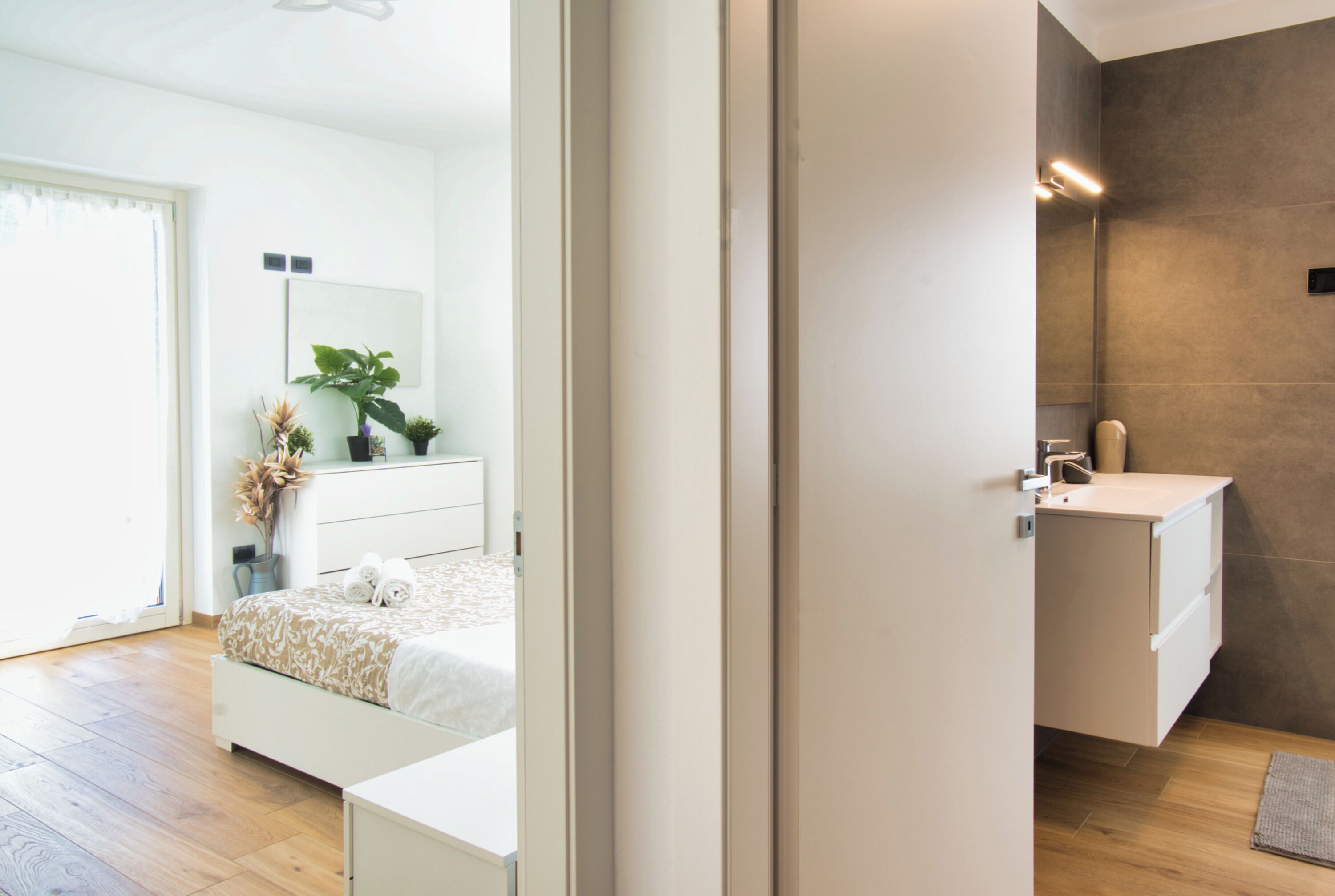 Fer et planche à repasser, Wi-Fi gratuit, draps fournis