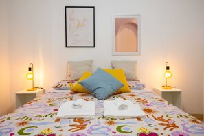 3 bedrooms, iron/ironing board, travel cot, free WiFi - Wonderful apartment within walking distance of Basilica of San Giovanni and Colosseum (Roma)