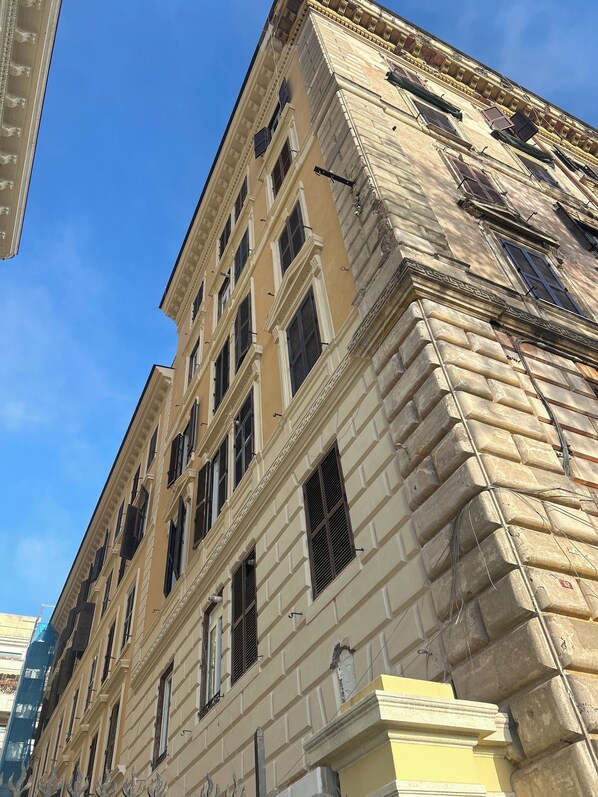 Exterior - Wonderful apartment within walking distance of Basilica of San Giovanni and Colosseum (Roma)