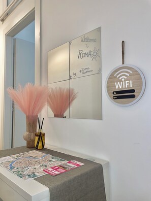 Interior - Wonderful apartment within walking distance of Basilica of San Giovanni and Colosseum (Roma)