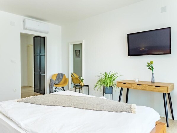 WiFi, bed sheets - Comfort Double Room with Terrace Room #3 (Rakovica)