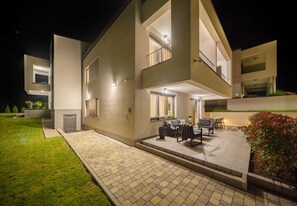 Terrace/patio - Deluxe Double Room with Terrace Room #6 (Rakovica)