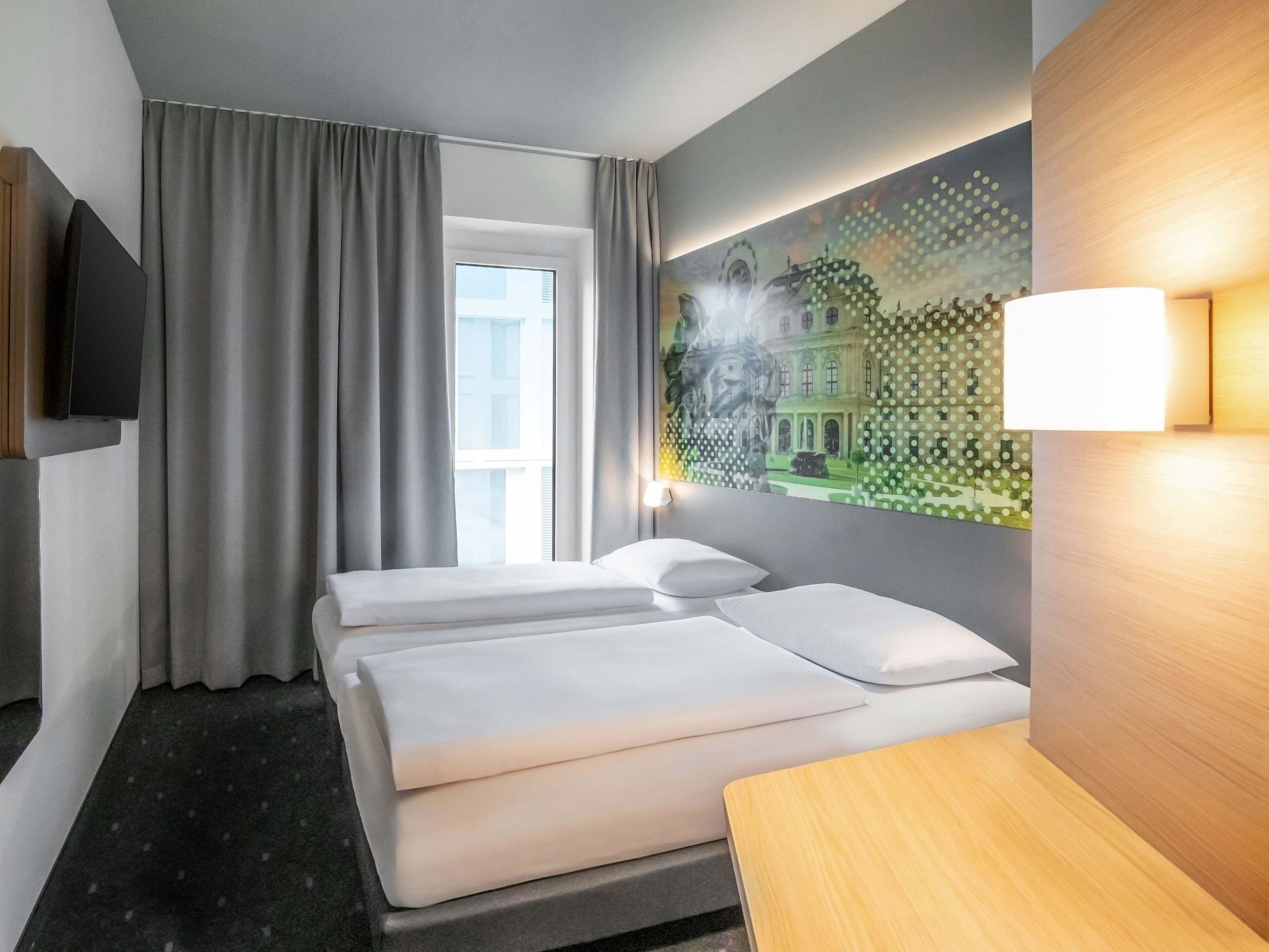 Quarto duplo | Escrivaninha, Wi-Fi de cortesia