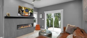 Corby Retreat - Blocks to Notre Dame!