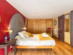 WiFi, bed sheets - Guesthouse 'Chambre Ailleurs' with Shared Terrace, Garden and Wi-Fi (Lannion)