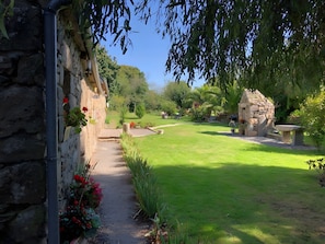 Property grounds - Guesthouse 'Chambre Marine' with Shared Terrace, Garden and Wi-Fi (Lannion)