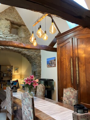 Dining - Guesthouse 'Petite Maison' with Shared Terrace, Garden and Wi-Fi (Lannion)