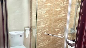 Panoramic Double Room | Bathroom | Shower, free toiletries, hair dryer, slippers