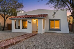 Exterior - Zenergy at Sunshine Mile (Tucson)