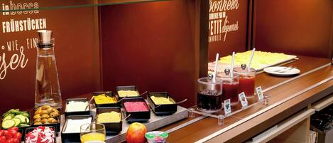 Frokostbuffé hver dag (EUR 13.90 per person)