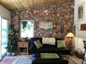 TV, fireplace, stereo