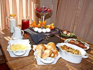 Free breakfast  - Romantic Getaway in a Bed and Breakfast near the Grand Canyon in Williams, Arizona (Williams)